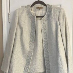 Kasper 3 piece skirt suit Ivory & grey with silver